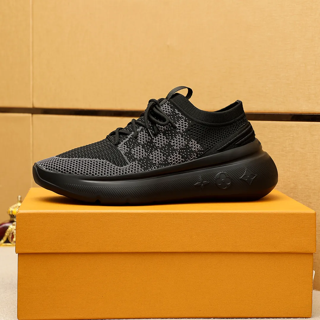 Men's men's shoes 💰480💐 Louis Vuitton Louis Vuitton 2025 new four-season lace-up series! The complex fly-knitting process for shoe uppers is now on the market. The counter has LV shape embossed stitching with original patterns, original raw materials, fabrics, and original fly-knitting! The inside is original and customized! 1:1 outsole mold opening! Foam outsole! 38-44 (45 customized)